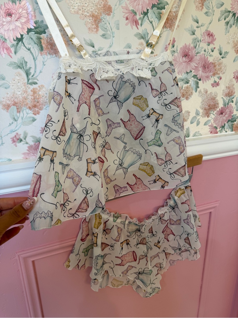 Hanky Panky Ivory Sheer Camisole & Ruffle Shorts with Pastel Lingerie Print - Picture 2 of 6